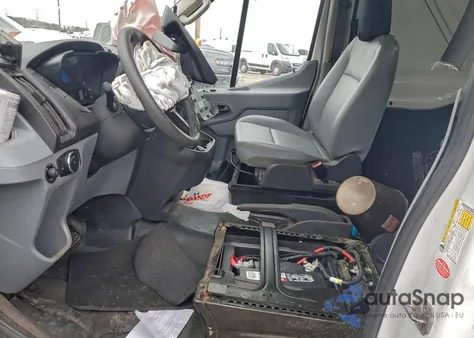 2019 Ford Transit T-250 z USA, uszkodzony, nr VIN 1FTYR2CM9KKB38050